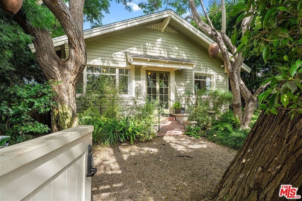 935 Palms Boulevard - Photo 1