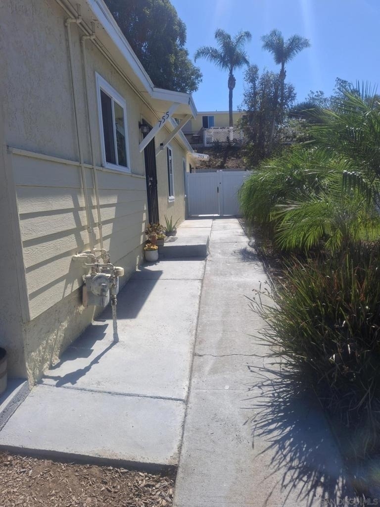 753 E. Indian Rock - Photo 3