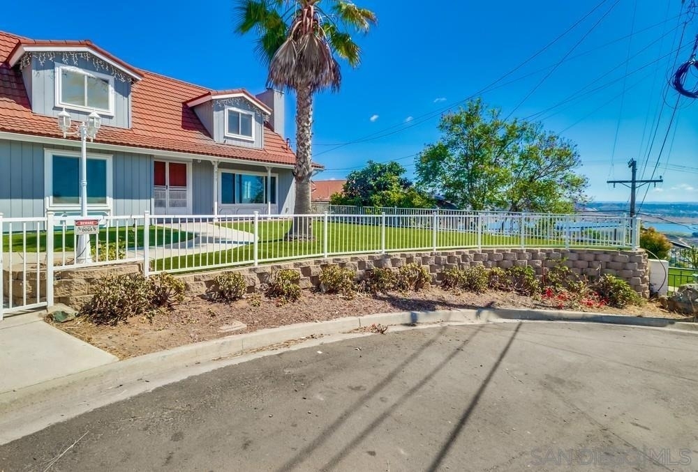 1011 La Mesa Ave - Photo 1