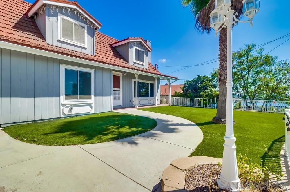 1011 La Mesa Ave - Photo 3