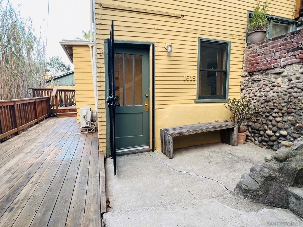 1515 31st Street - Photo 0