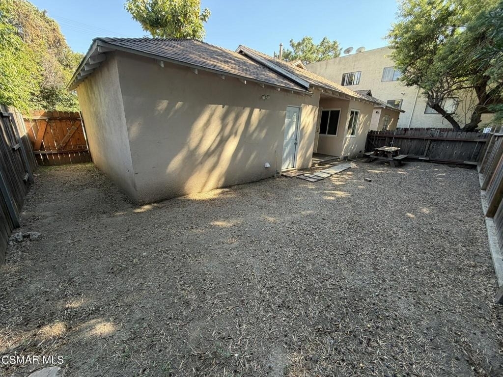 6555 Hazeltine Avenue - Photo 8