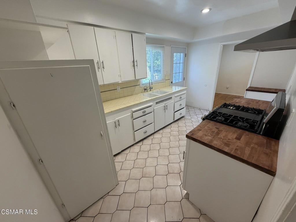 6555 Hazeltine Avenue - Photo 4