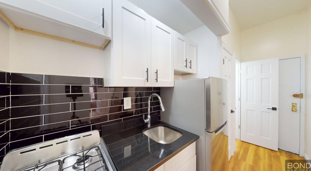 East 45th Street - Photo 1