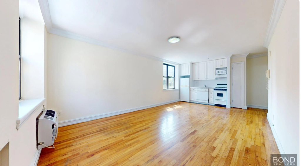 East 36th Street - Photo 0