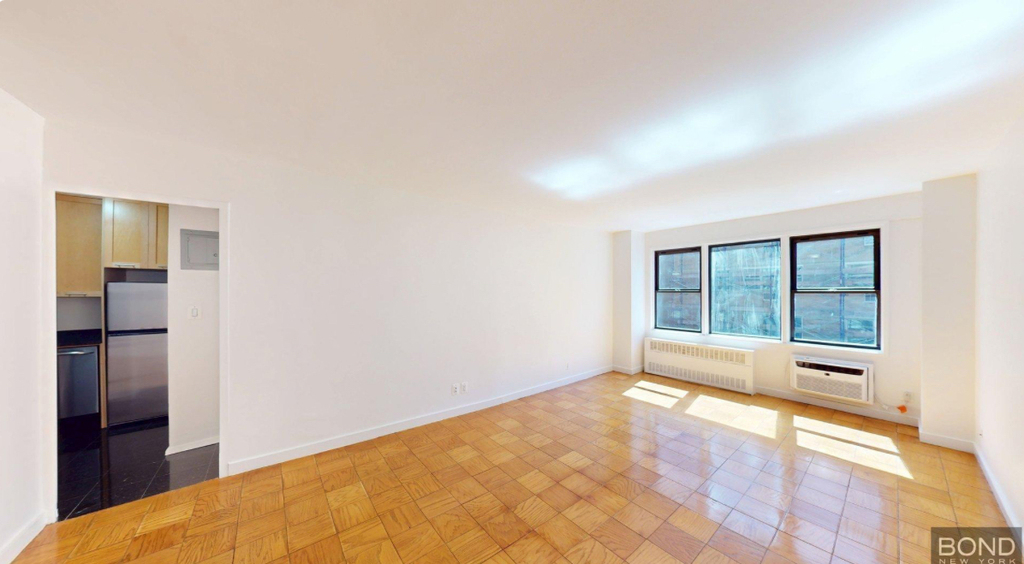 East 36th Street - Photo 0