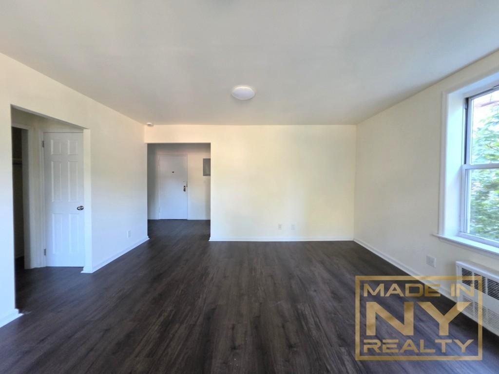 189-14 Crocheron Ave - Photo 3