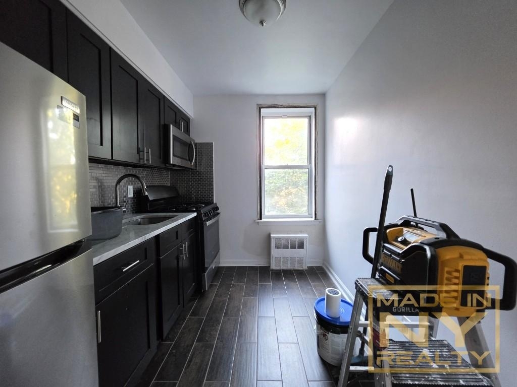 189-14 Crocheron Ave - Photo 0