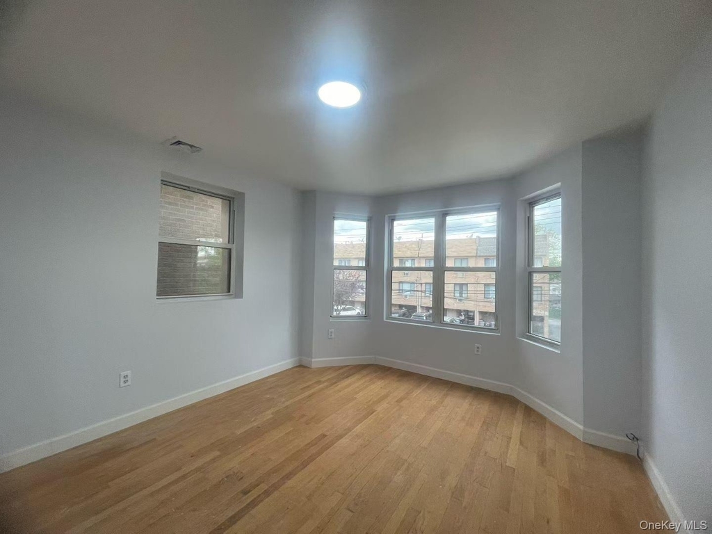 14916 Barclay Avenue - Photo 4