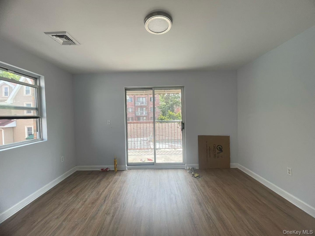14916 Barclay Avenue - Photo 3