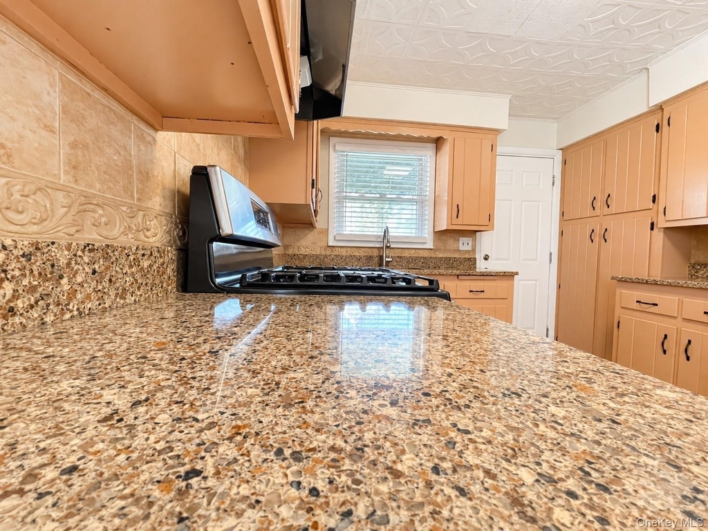 159 Elm Avenue - Photo 3