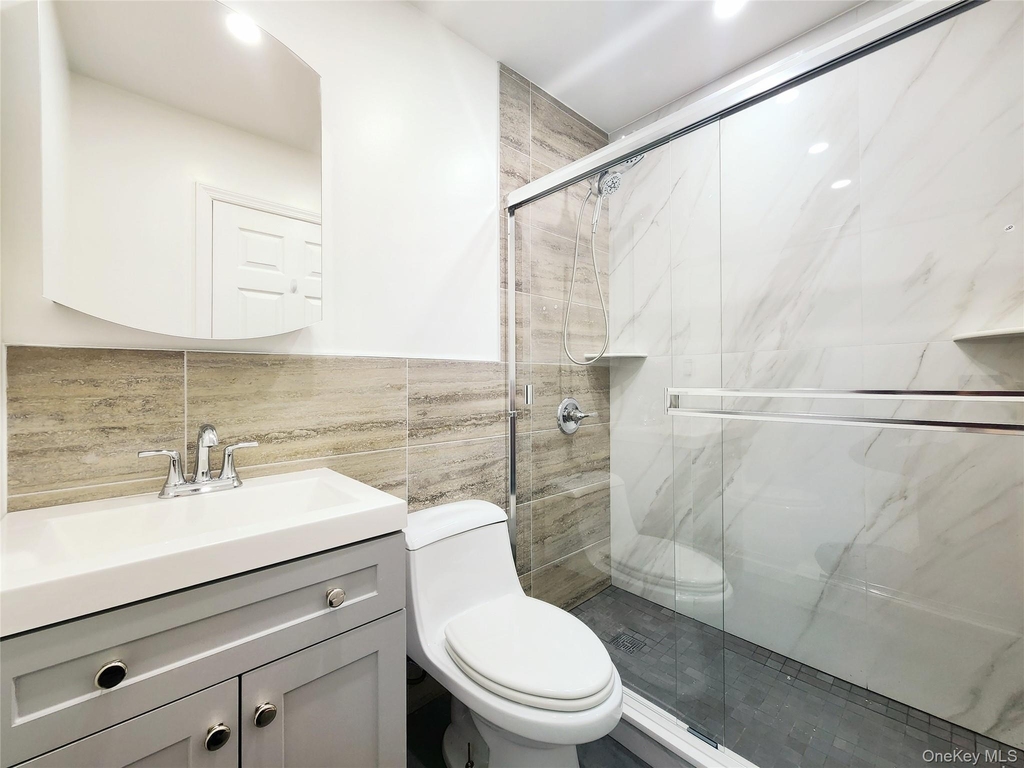 94-08 89 Avenue - Photo 14