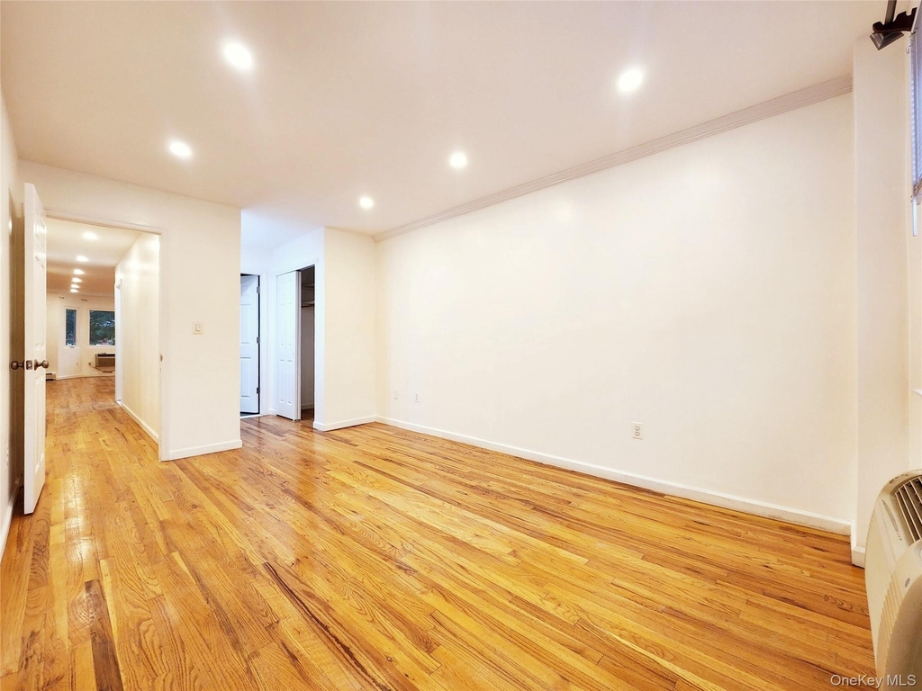 94-08 89 Avenue - Photo 11