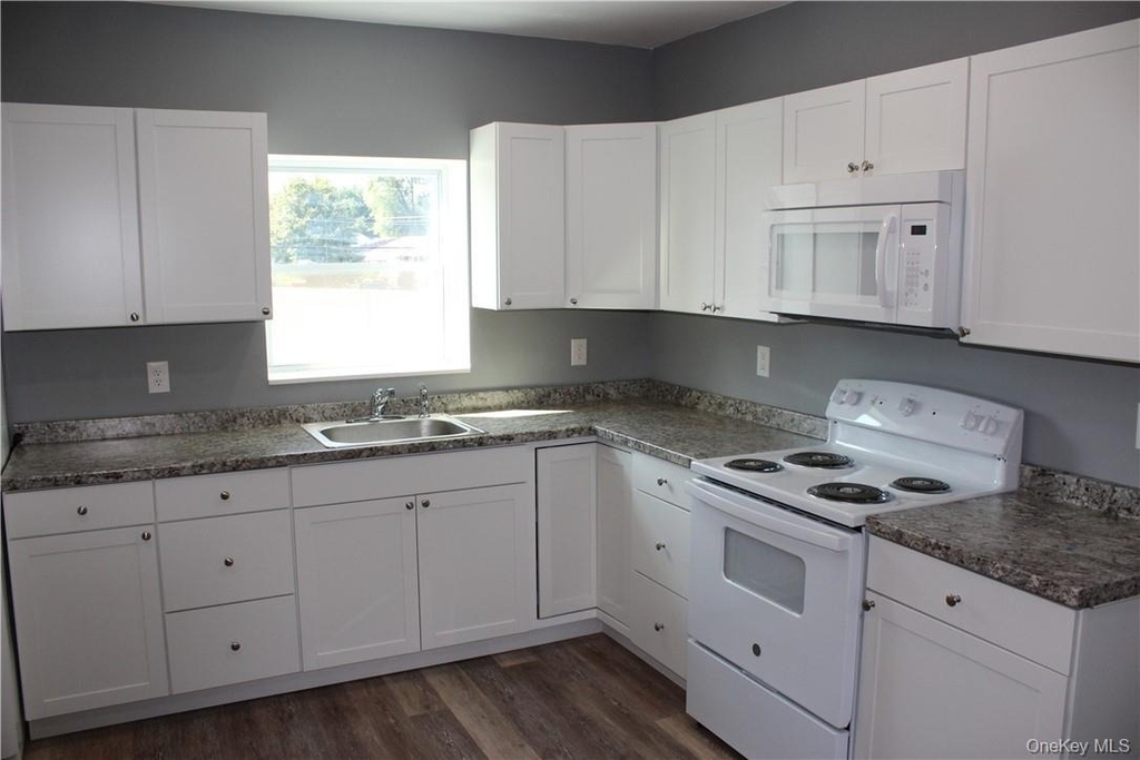 3144 Route 9w - Photo 1