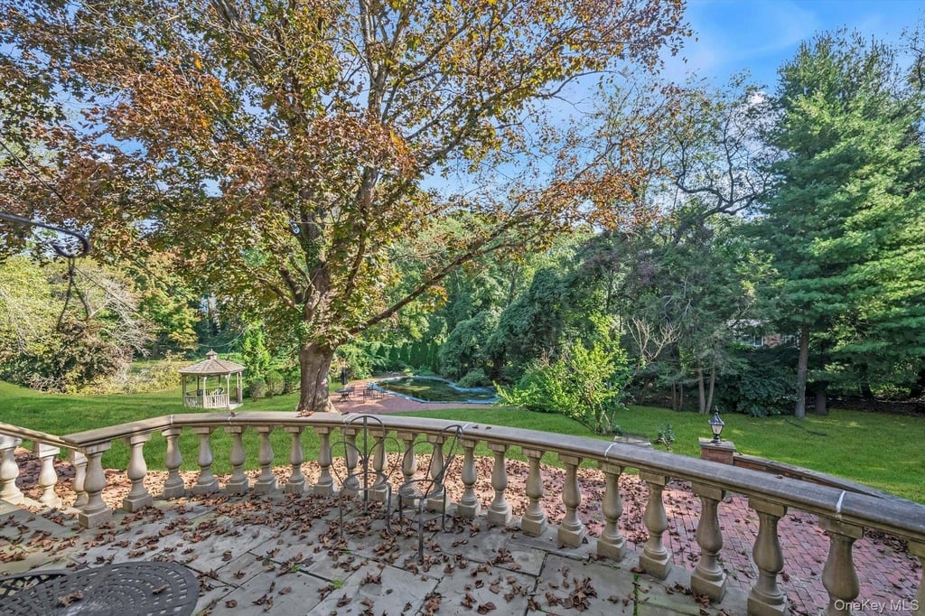 14 Oak Lane - Photo 1