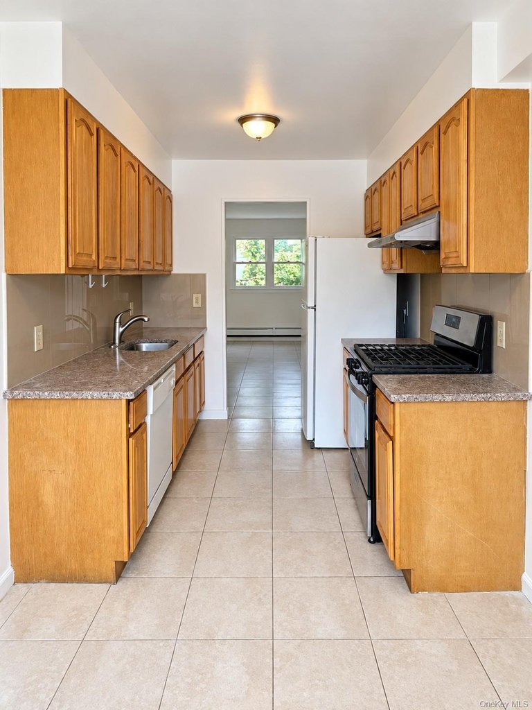 30 Chaucer Courts - Photo 5