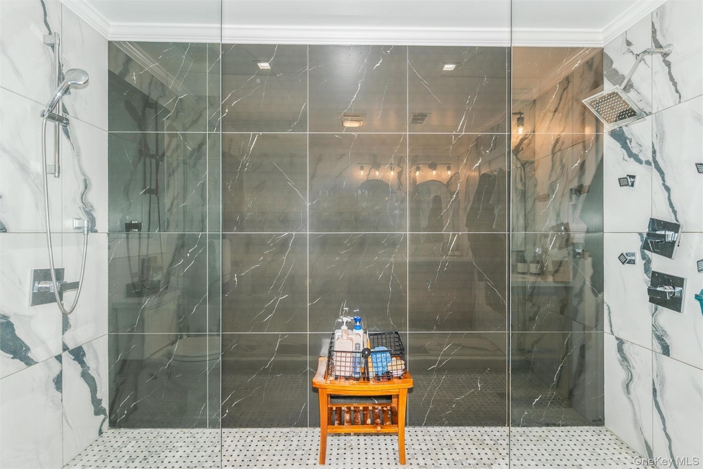 1402 Merrick Avenue - Photo 22