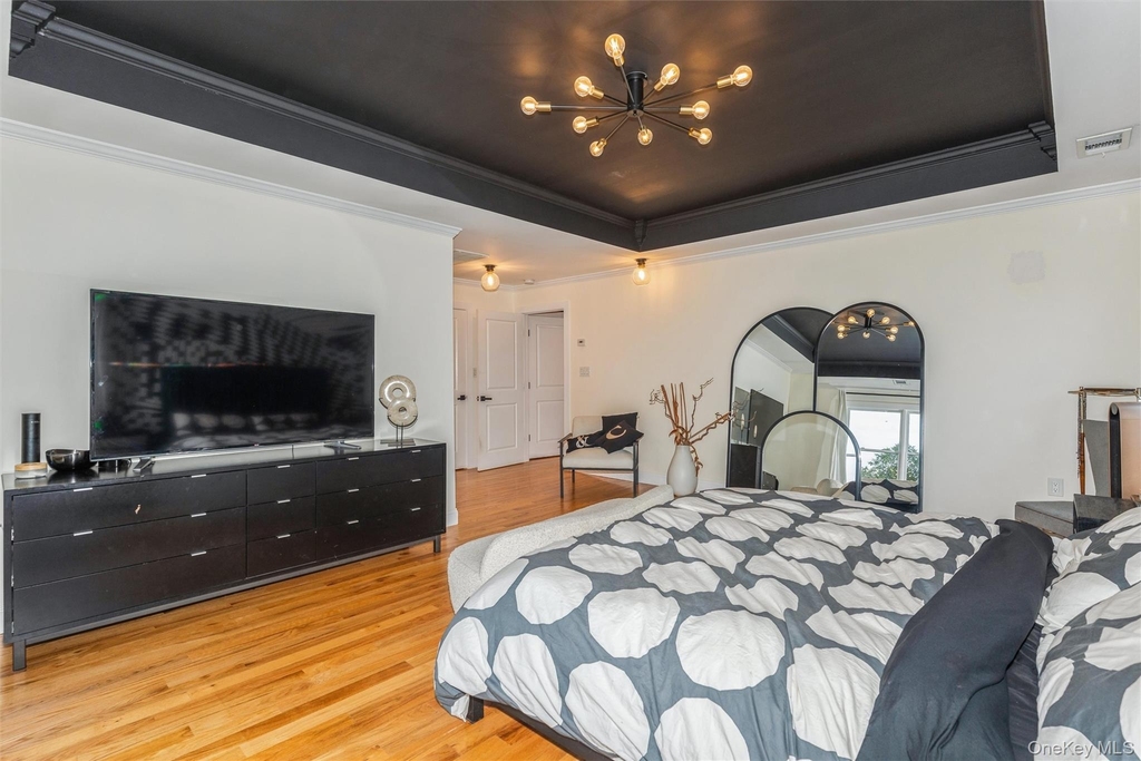 1402 Merrick Avenue - Photo 15