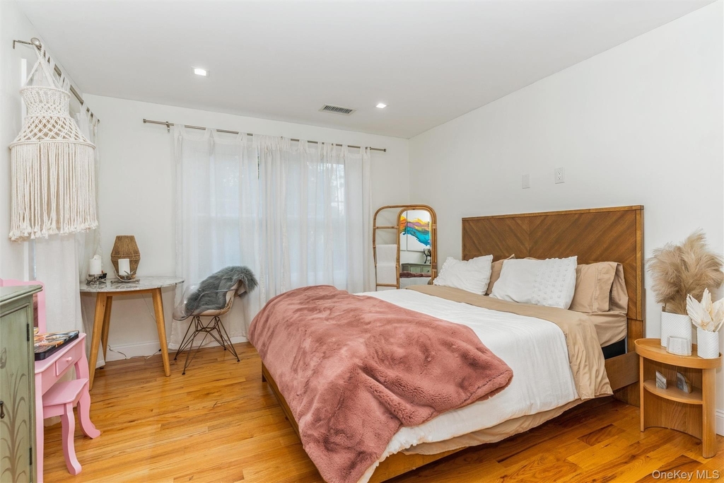 1402 Merrick Avenue - Photo 21