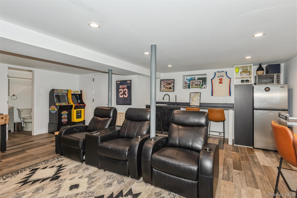 1402 Merrick Avenue - Photo 27