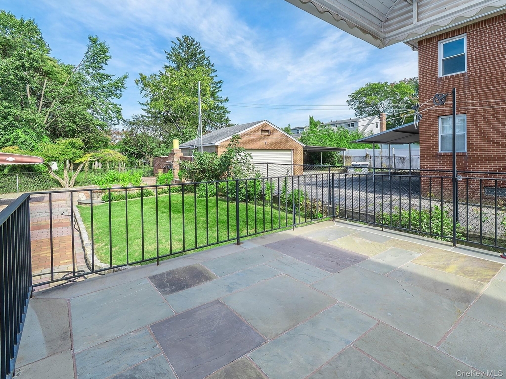 75 Frost Pond Road - Photo 9