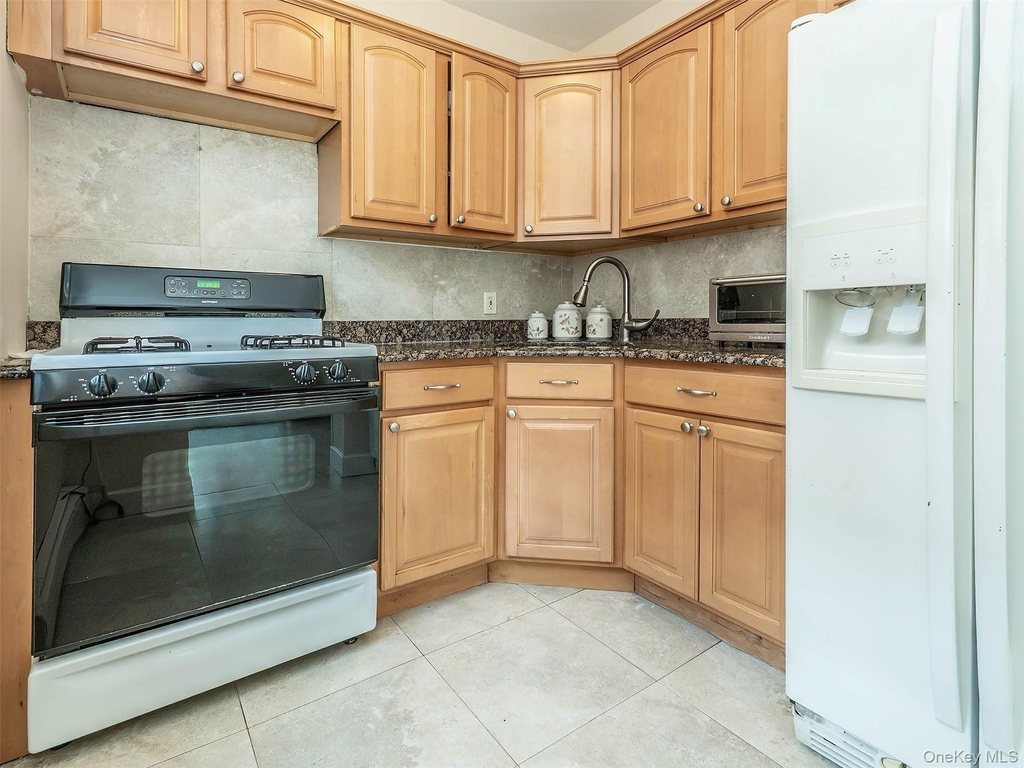 75 Frost Pond Road - Photo 4