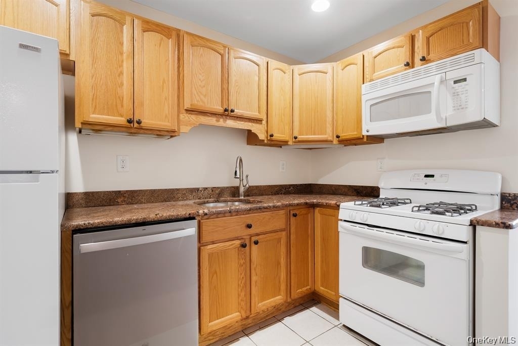 3 Charles Lane - Photo 1