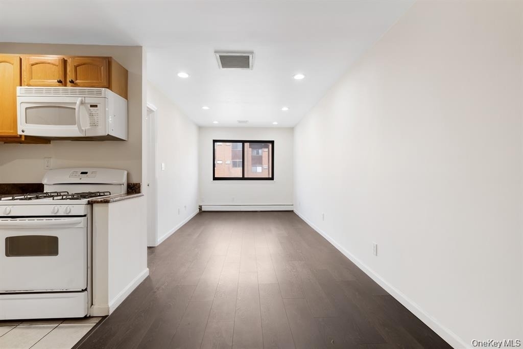 3 Charles Lane - Photo 4
