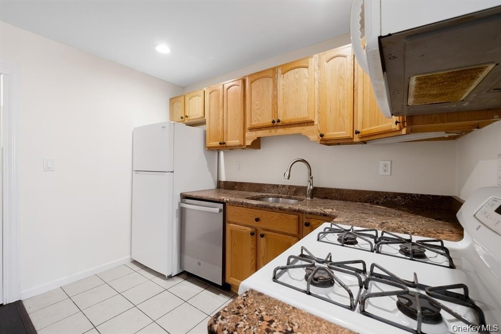3 Charles Lane - Photo 3