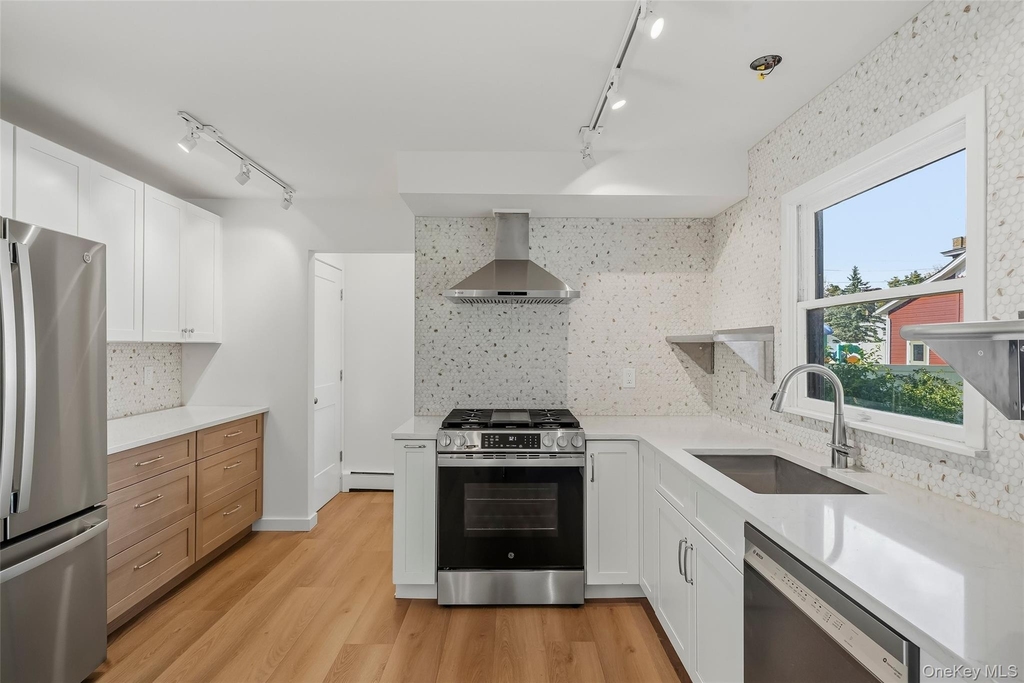 146 Charles Street - Photo 7