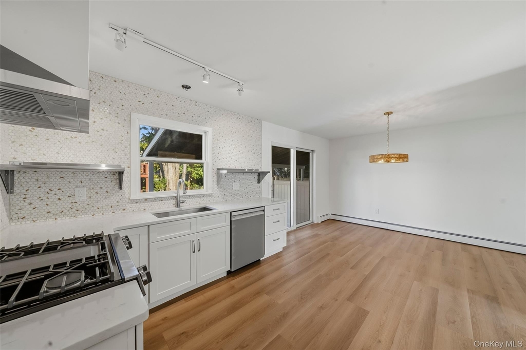 146 Charles Street - Photo 4
