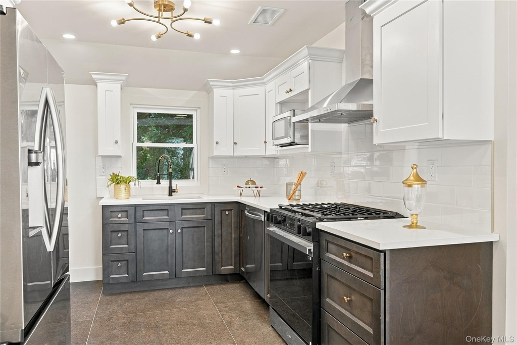 227 South Boulevard - Photo 3