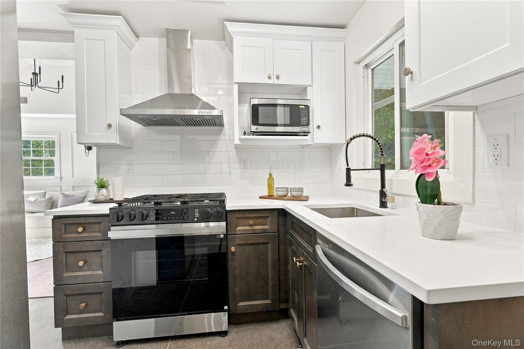 227 South Boulevard - Photo 5