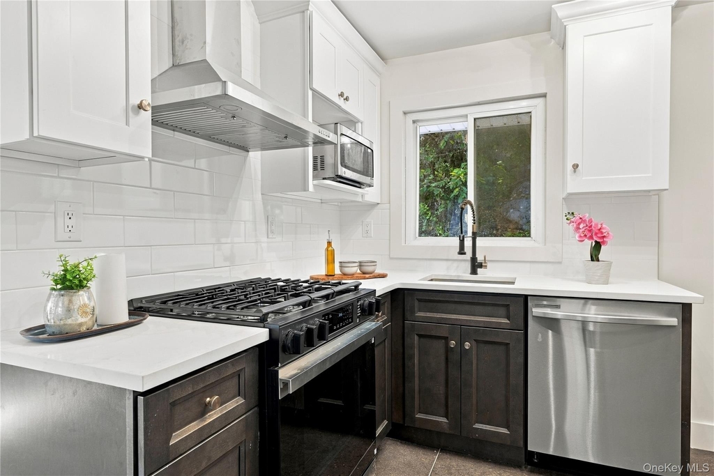 227 South Boulevard - Photo 4