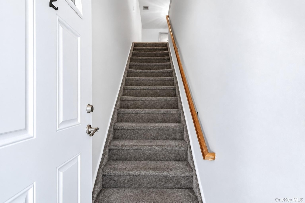 22 Ridgewood Drive - Photo 3