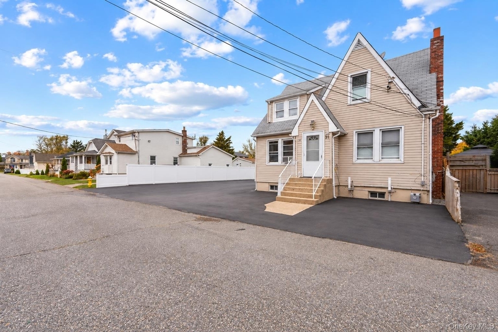 31 Willoughby Place - Photo 1