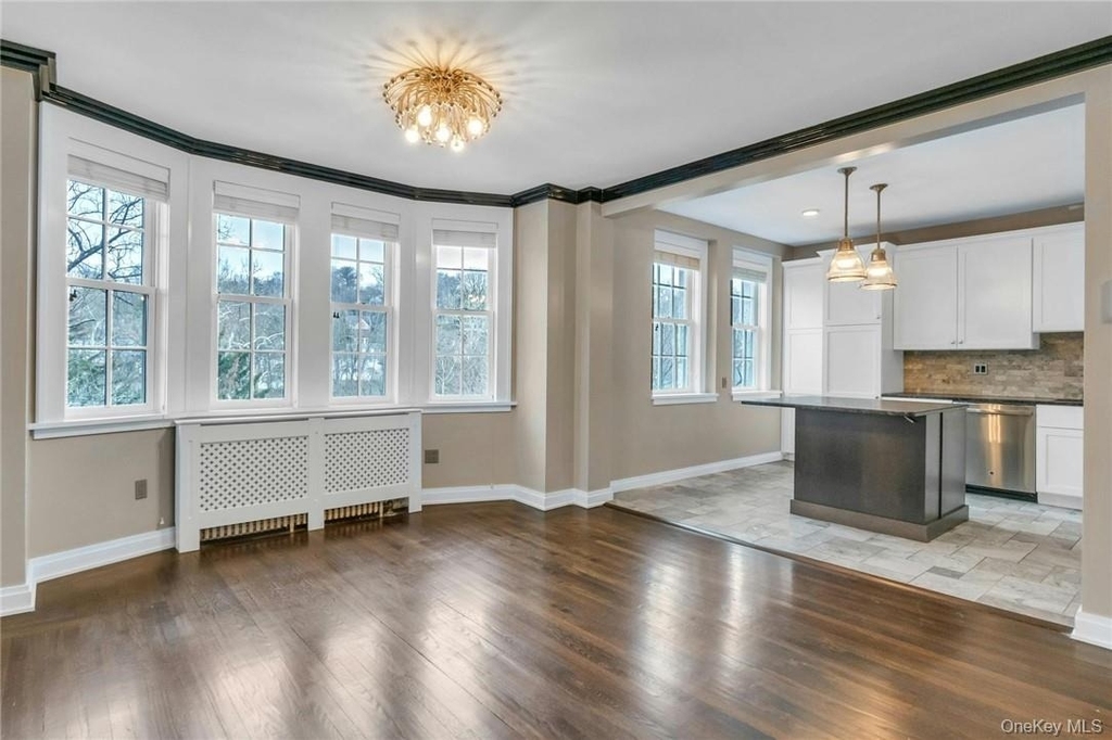 26 E Parkway - Photo 1