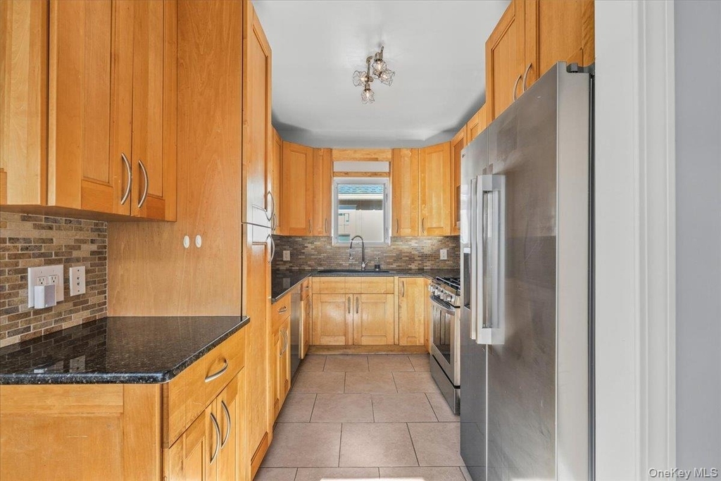 512 Sixth Avenue - Photo 10