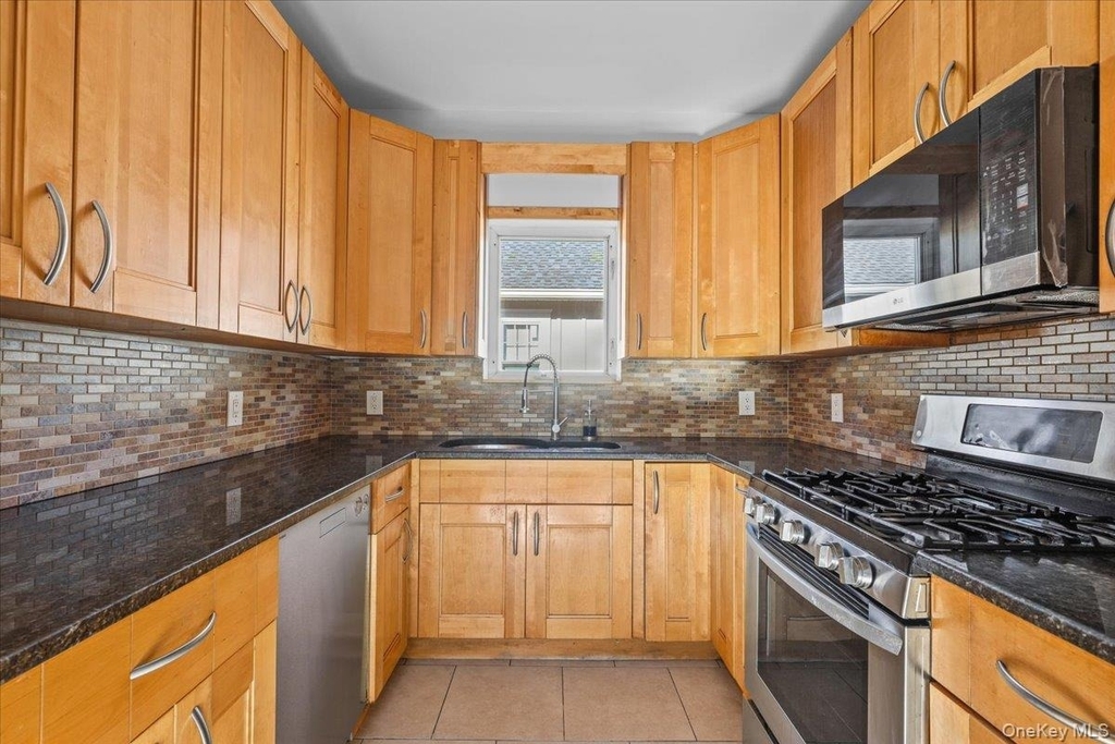 512 Sixth Avenue - Photo 9