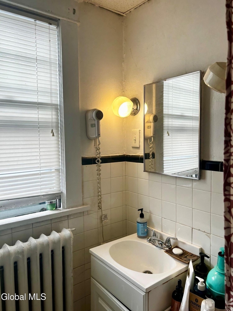 895 Park Avenue - Photo 17