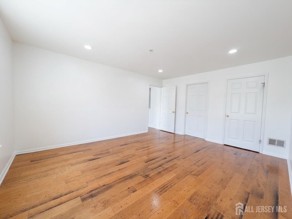 1013 Waterford Drive - Photo 17