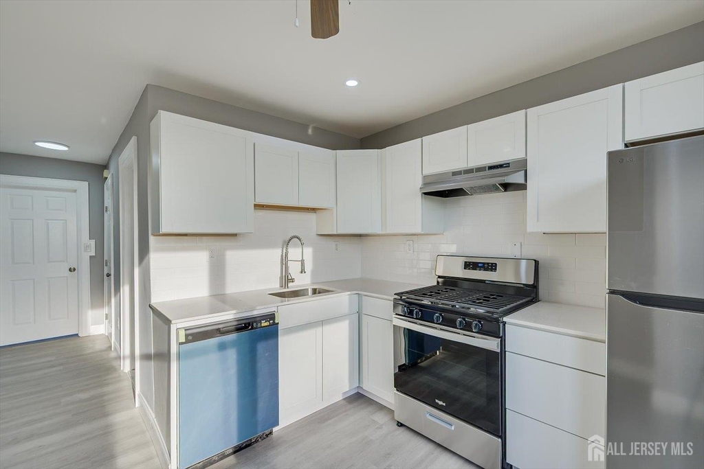 36 2nd Avenue - Photo 8