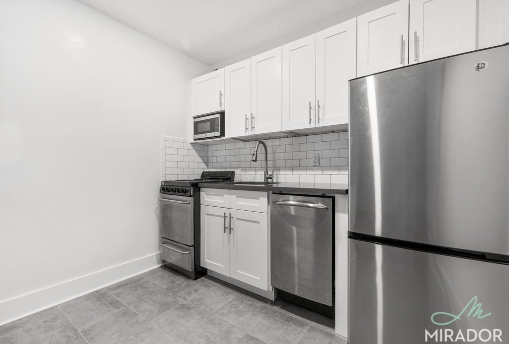 132 E 45th Street - Photo 2
