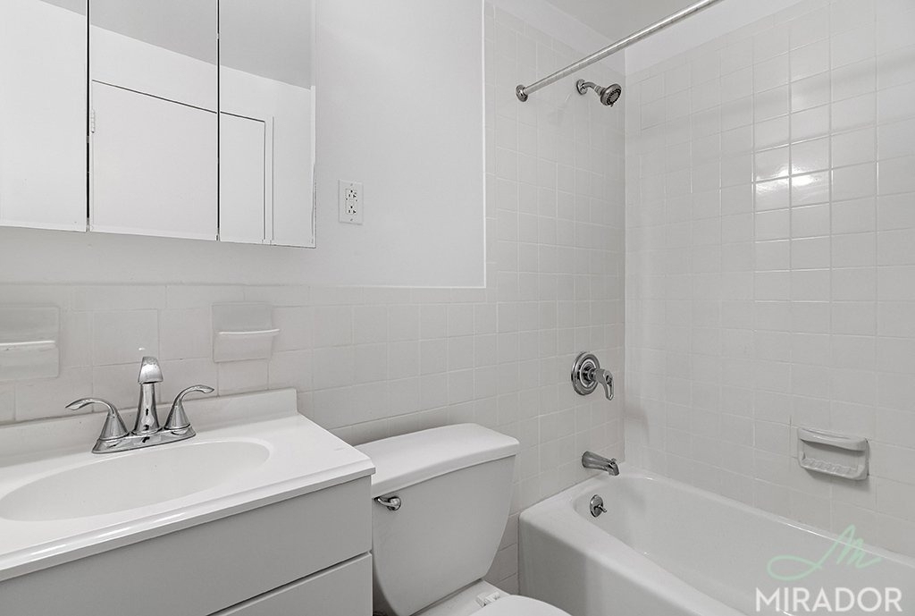 132 E 45th Street - Photo 3