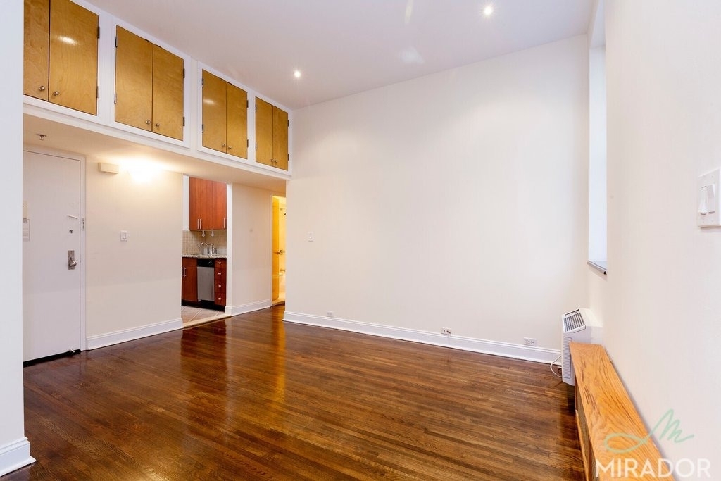 455 Park Avenue S - Photo 3