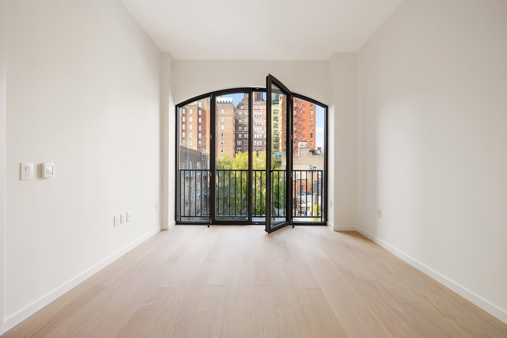 64 University Place - Photo 7