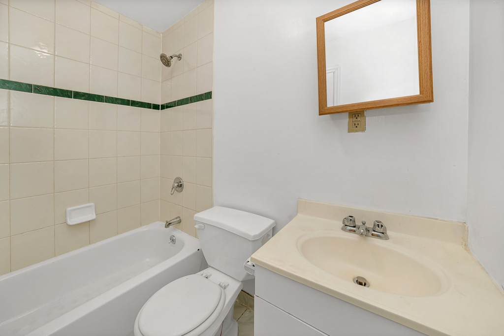 1 Monroe Street - Photo 7