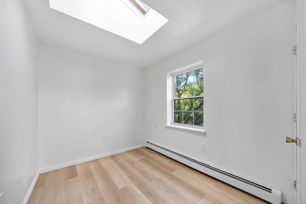 1 Monroe Street - Photo 4