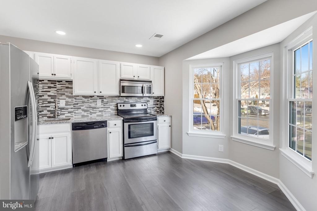 16282 Taconic Circle - Photo 10