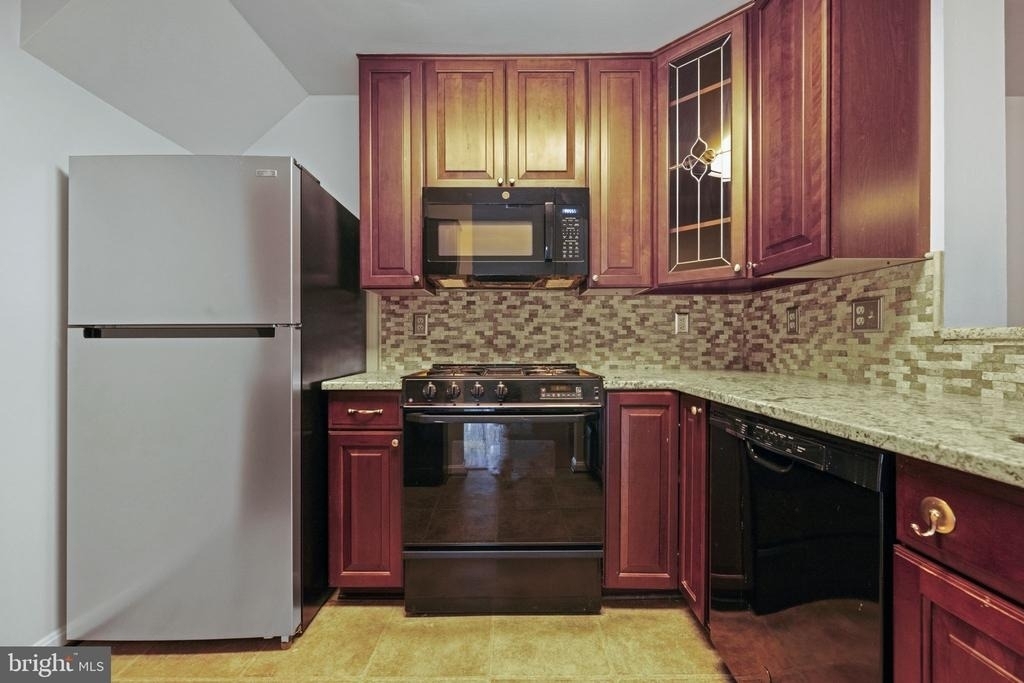 13621 Garfield Place - Photo 10